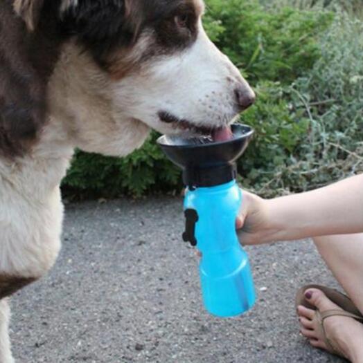 Portable Dog Water Bottle with Drinking Bowl | Huellitas™